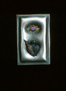 5.36 Milagros for a Heart of Gold 1991. Brooch; white metal, amethyst, gold